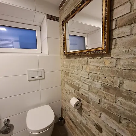Wohnung-nummer-1 *